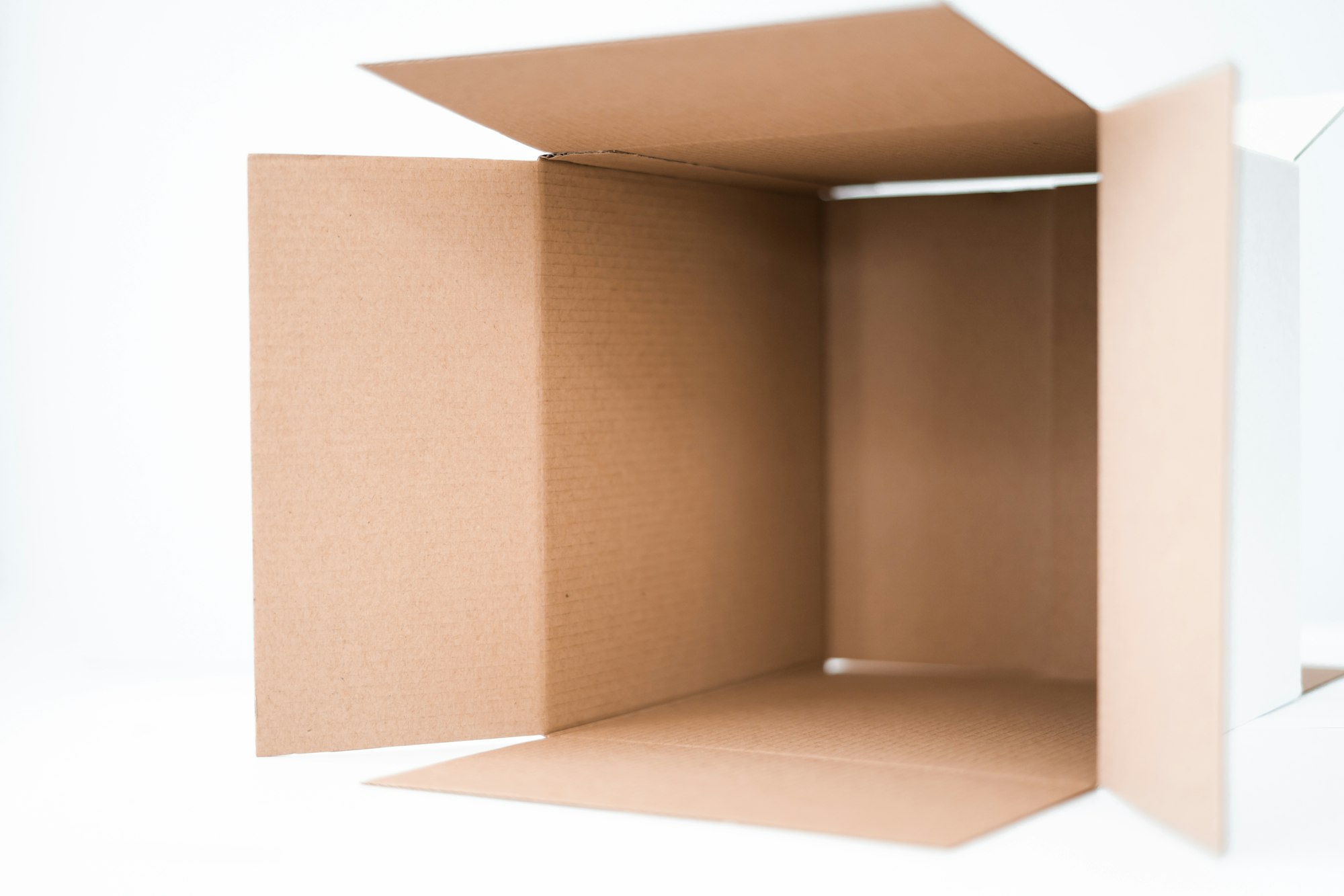 Caisse en carton ouverte